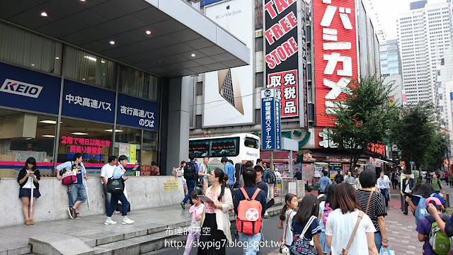 如何在新宿巴士轉運站買票至富士山? (新宿高速バスターミナル)