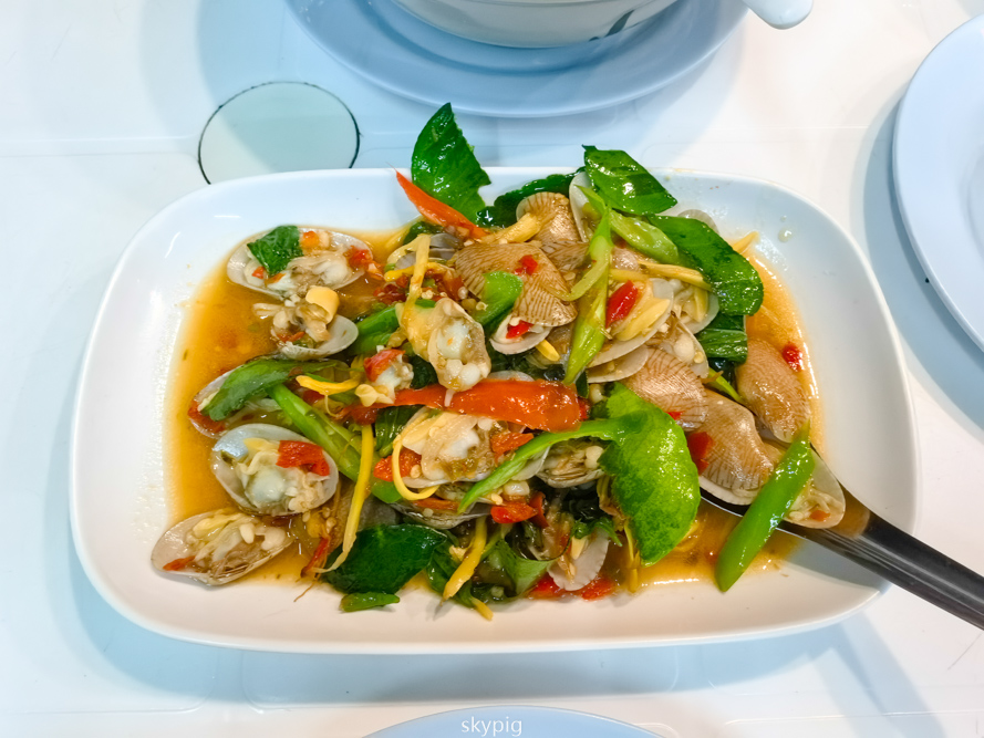 【華欣】CICADA夜市、นำชัย เกี๊ยวปลา หัวหิน魚丸米粉湯、Jek Piek Seafood Restaurant(正盛陶鍋)、Fah Muey Restaurant海鮮餐廳