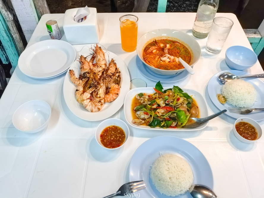 【華欣】CICADA夜市、นำชัย เกี๊ยวปลา หัวหิน魚丸米粉湯、Jek Piek Seafood Restaurant(正盛陶鍋)、Fah Muey Restaurant海鮮餐廳