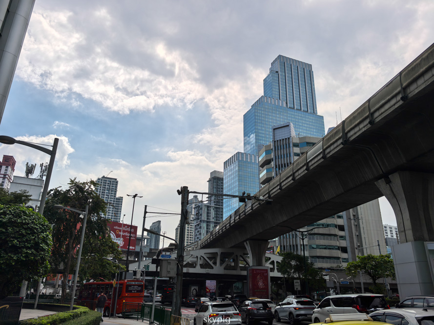 【曼谷】泰國曼谷飯店推薦，Saint Louis站旁的ASAI Bangkok Sathorn，另一家是機場捷運起點站Phaya Thai旁的Eastin Grand Hotel Phayathai