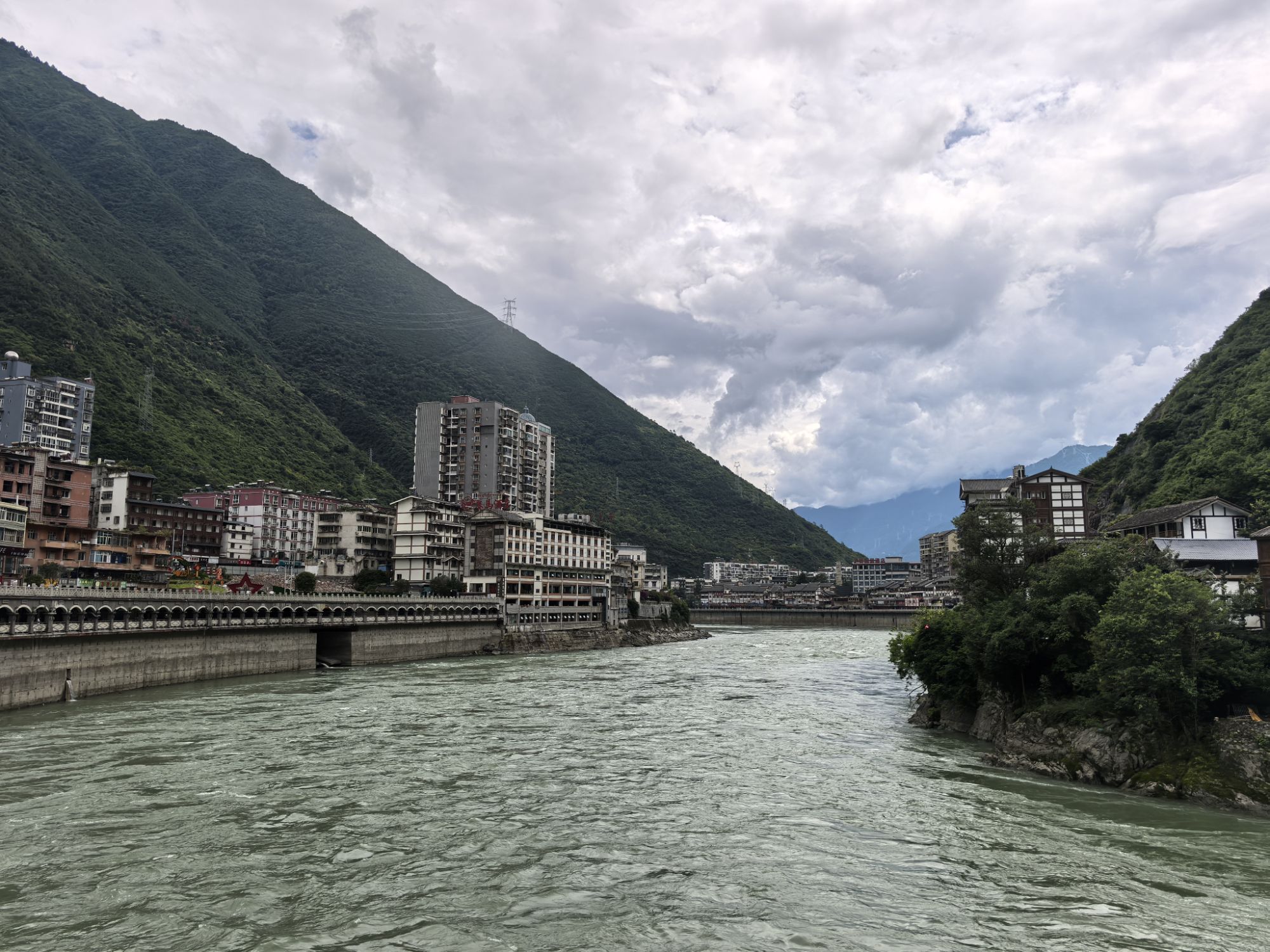 四川旅遊5A景區,樂山大佛、峨眉山、海螺溝、碧峰峽、天台山 四川旅遊5A景區,樂山大佛、峨眉山、海螺溝、碧峰峽、天台山